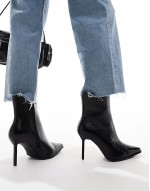 Elvio heeled ankle boots in black