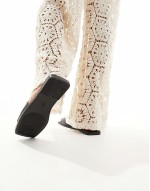 Fig square toe flat sandals in black