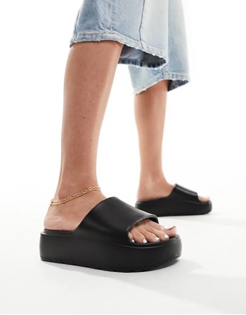 Freedom cleated flatform slider in black