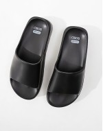 Freedom cleated flatform slider in black