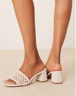 Honeycomb weave detail mid heeled mules in off white