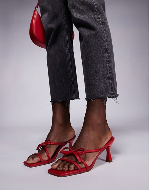 Asuka bow kitten heeled sandals in red